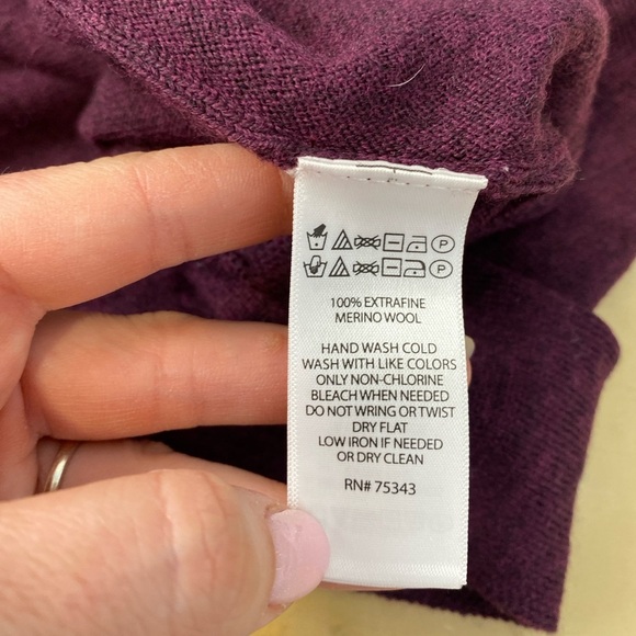 Ellen Tracy 100% Fine Merino Wool Medium M Beet Purple Cowl Neck Sweater Button - Picture 5 of 8